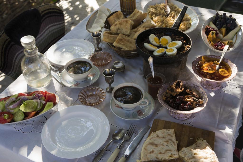 Ludwig Guesthouse Лагодехи Екстериор снимка